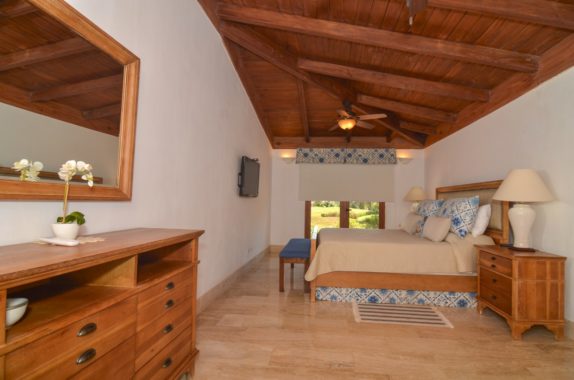 Golf-Villa-lake-view (13)