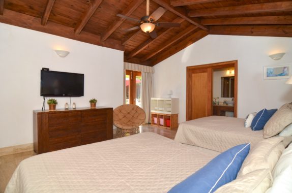 Golf-Villa-lake-view (8)
